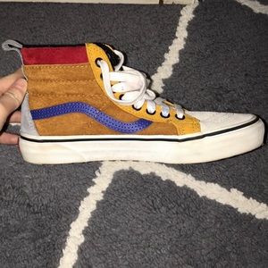 High top vans SZ 7.5 in women’s. 6 in men’s